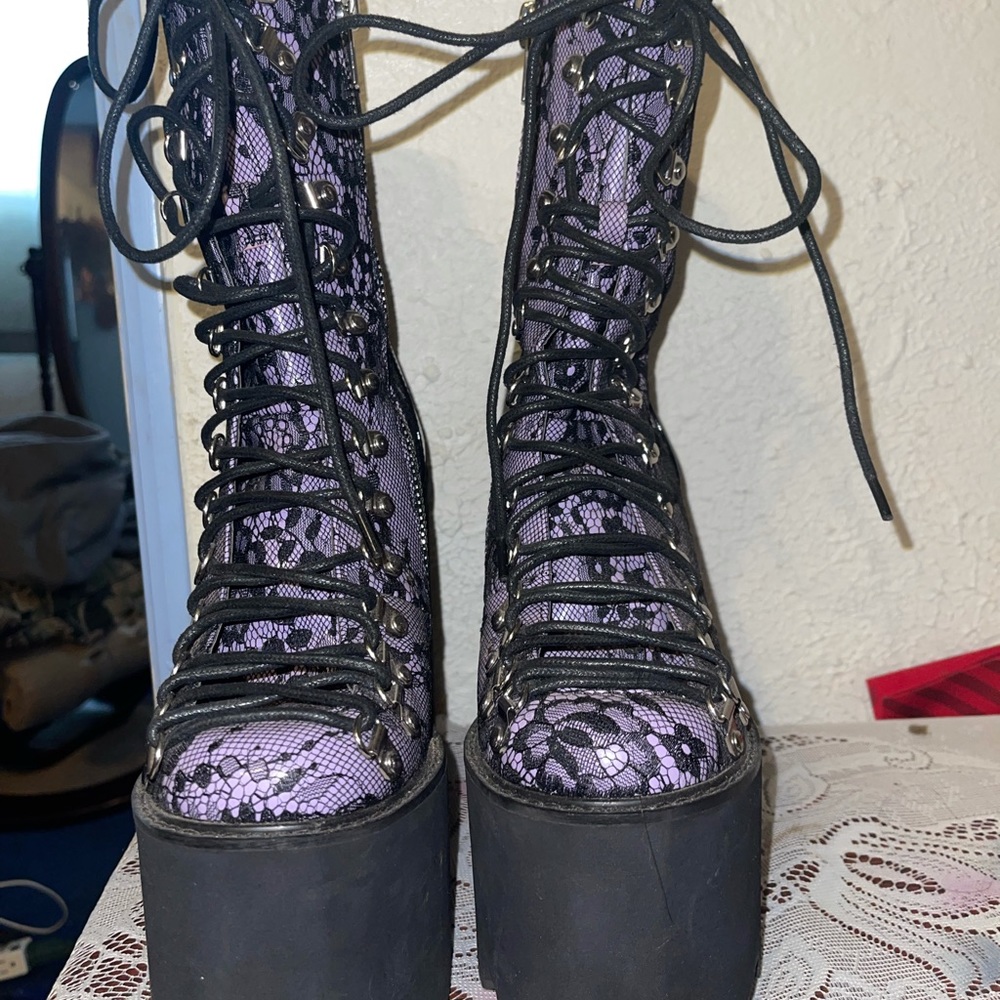 Purple traitor boots